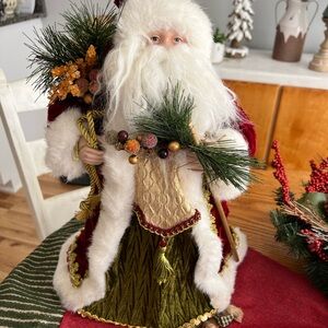 Holiday Santa Claus Figurine in Red and Green
